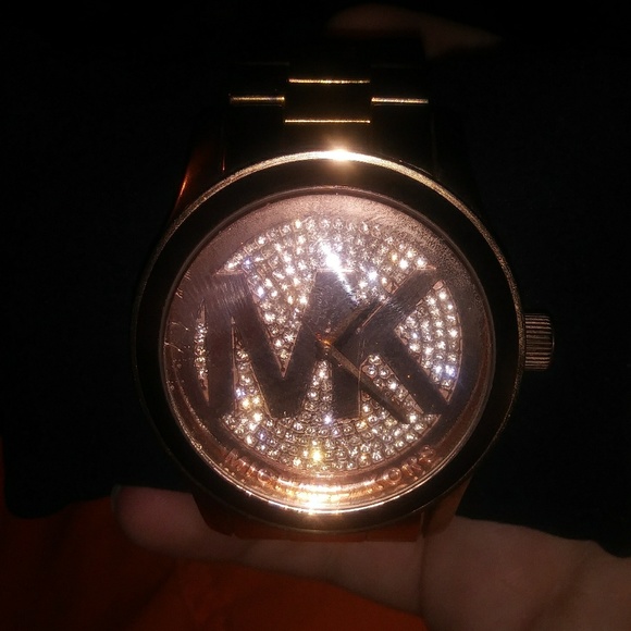 Michael Kors Watch with Diamond Encrusted bezel.😍 - Picture 1 of 2